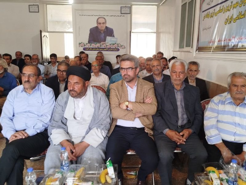 تحلیل و ارزیابی مراسم گرامیداشت روز شعر و ادب فارسی و رونمایی از کتاب «کندیمیز منظومهسی» در یکانکهریز